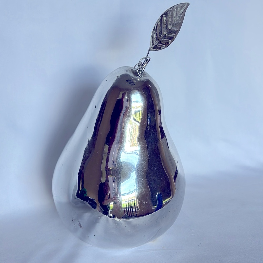 Vintage 2002 Beautiful Silver Pear Sculpture - Home Accents Decor - Picture 2 of 7